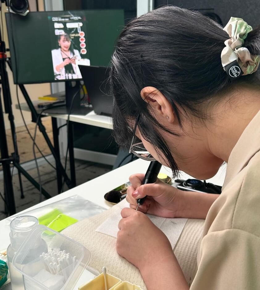 บริการแกะสลักลิปสติก ณ ลอรีอัล ปารีส ไทยแลนด์