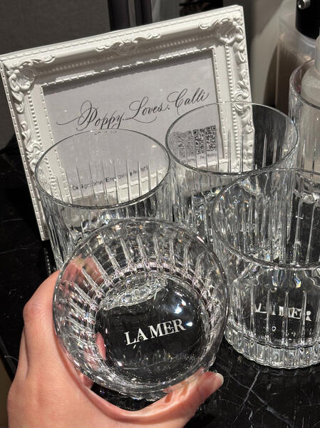 Live engraving service at LA MER Exclusive event, APR 2025